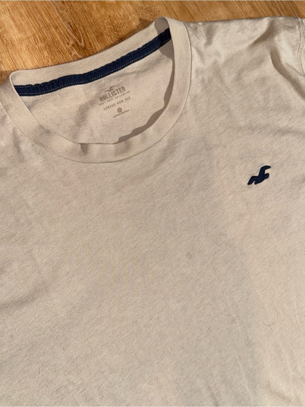 Hollister Curved Hem Tee Tan T-Shirt Men’s Size L Rollup Sleeve Classic Tee